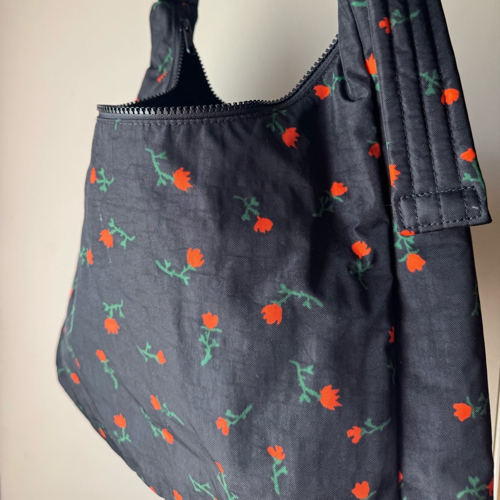 BAGGU Nylon Shoulder Bag in Painted Wildflower - Picture 6 of 7